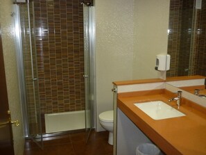 Chambre Double ou avec lits jumeaux | Salle de bain