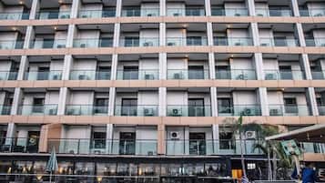 Hồ bơi ngoài trời