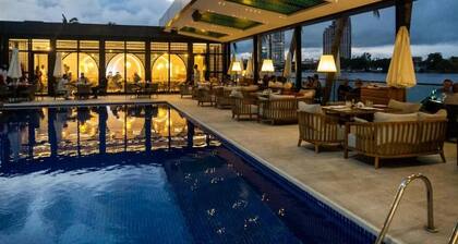 Maroko Bayshore Suites