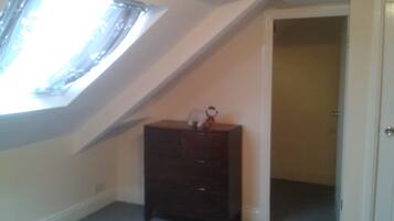 Double & Ensuite Bathroom | Free WiFi, bed sheets