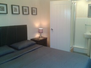 Double & Ensuite Bathroom | Free WiFi, bed sheets - Avenue Road (Gateshead)