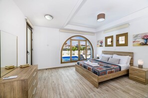 Bungalow, 3 phòng ngủ, hồ bơi riêng, cạnh bãi biển | Quang cảnh từ phòng