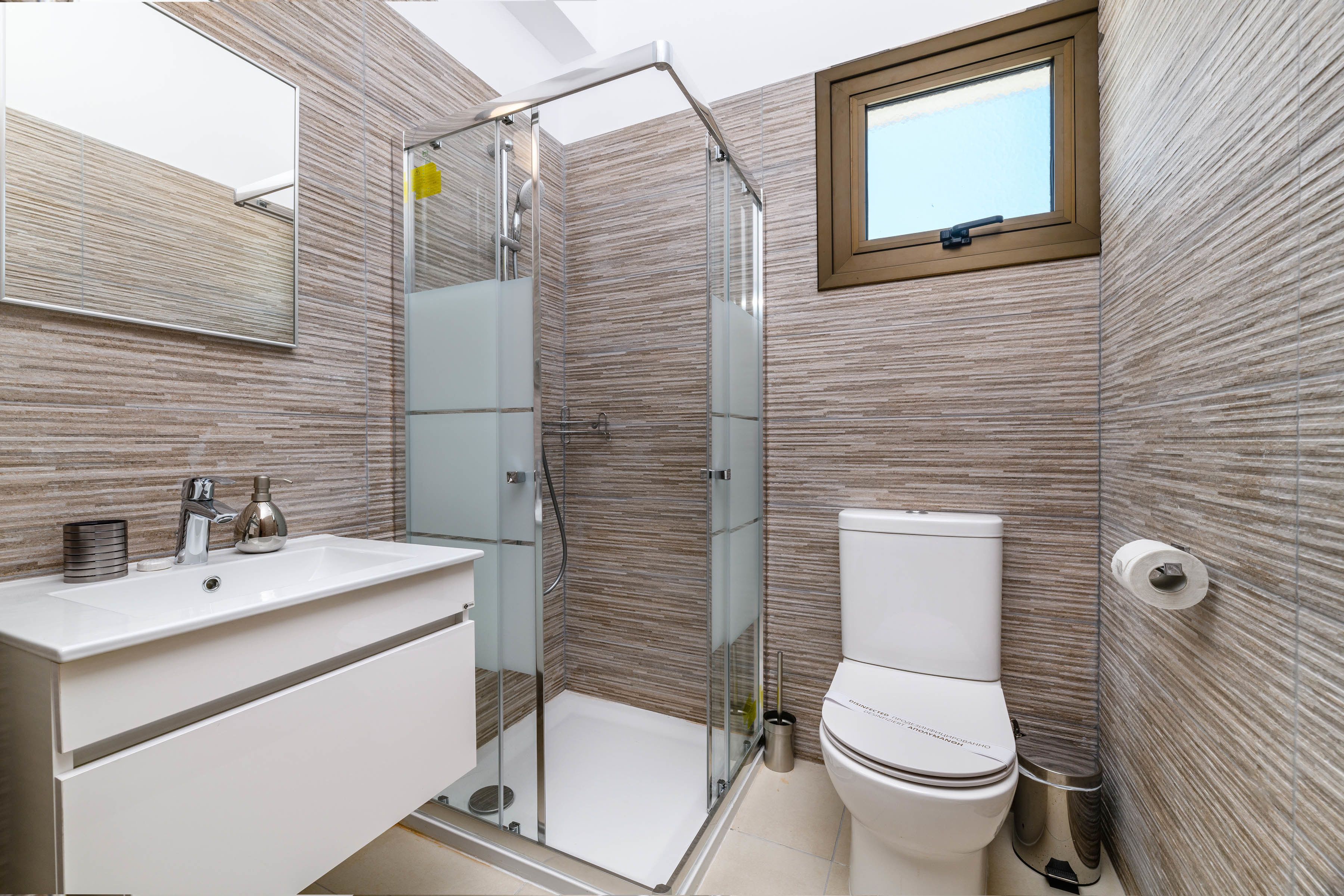 Bungalow, 3 phòng ngủ, hồ bơi riêng, cạnh bãi biển | Phòng tắm | Bồn tắm và buồng tắm vòi sen riêng, máy sấy tóc, khăn tắm, dầu gội 