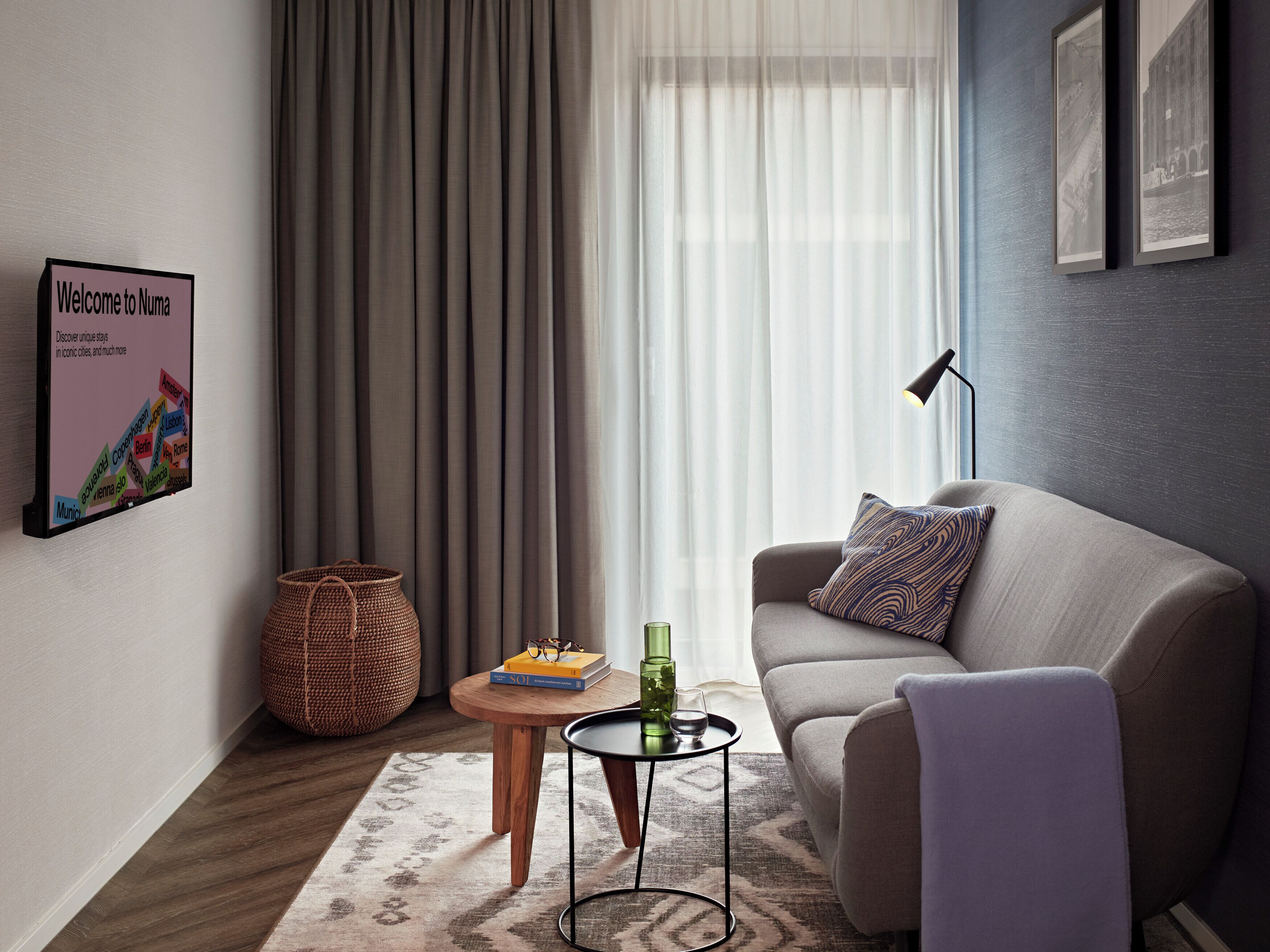 En 32-tommers Flatskjerm-TV med digitale kanaler