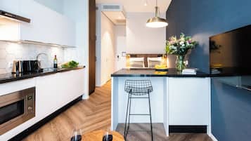 1 間臥室、高級寢具、筆電工作空間、隔音