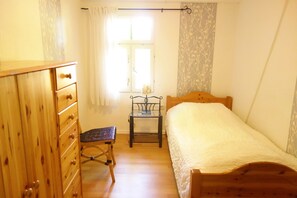 Huoneisto (Tilda incl. 35 EUR cleaning fee) | Yksilöllisesti sisustettu, yksilöllisesti kalustettu