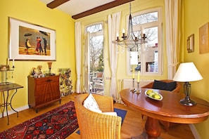 Apartment (Eichhof incl. 60 EUR cleaning fee) | In-room dining - Ferienwohnung Eichhof (Garlstorf am Walde)