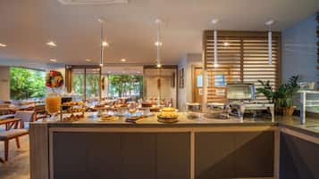 Free daily buffet breakfast