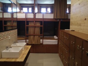 Shower, bidet, towels, soap - Made House (Denpasar)