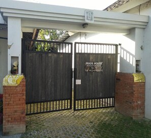 Exterior - Made House (Denpasar)