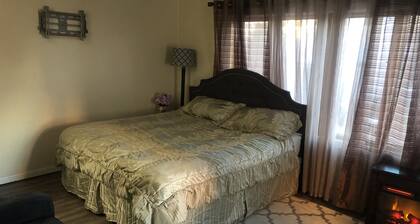 Historic & Quaint Room downtown Middletown, DE awaits you!