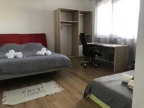 Triple Room, Shared Bathroom - Residence Eu Me Amo (Ljubljana)