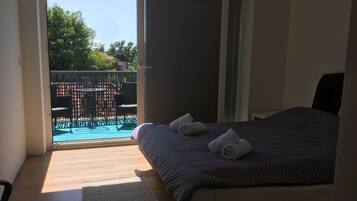 Chambre Supérieure, balcon | Bureau, espace de travail pour ordinateur portable