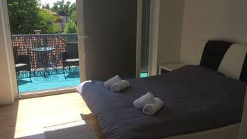 Chambre Supérieure, balcon | Bureau, espace de travail pour ordinateur portable