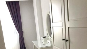 コンフォート スイート ダブルベッド 1 台ソファーベッド付き