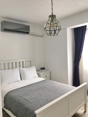 Comfort Suite, 1 Double Bed with Sofa bed | 1 bedroom, premium bedding, free WiFi, bed sheets - Hasanaki Guest House (Bozcaada)