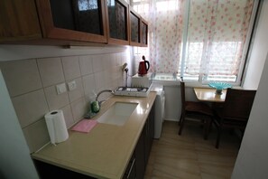 Apartment, 1 Bedroom | Private kitchen | Full-sized fridge, microwave, stovetop, electric kettle - Arendalzrail Apartments - Hertsel St. 72 (Bat Yam)