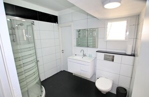 Family Apartment, 2 Bedrooms, Non Smoking | Bathroom - Arendalzrail Apartment - Balfour 35 (Bat Yam)