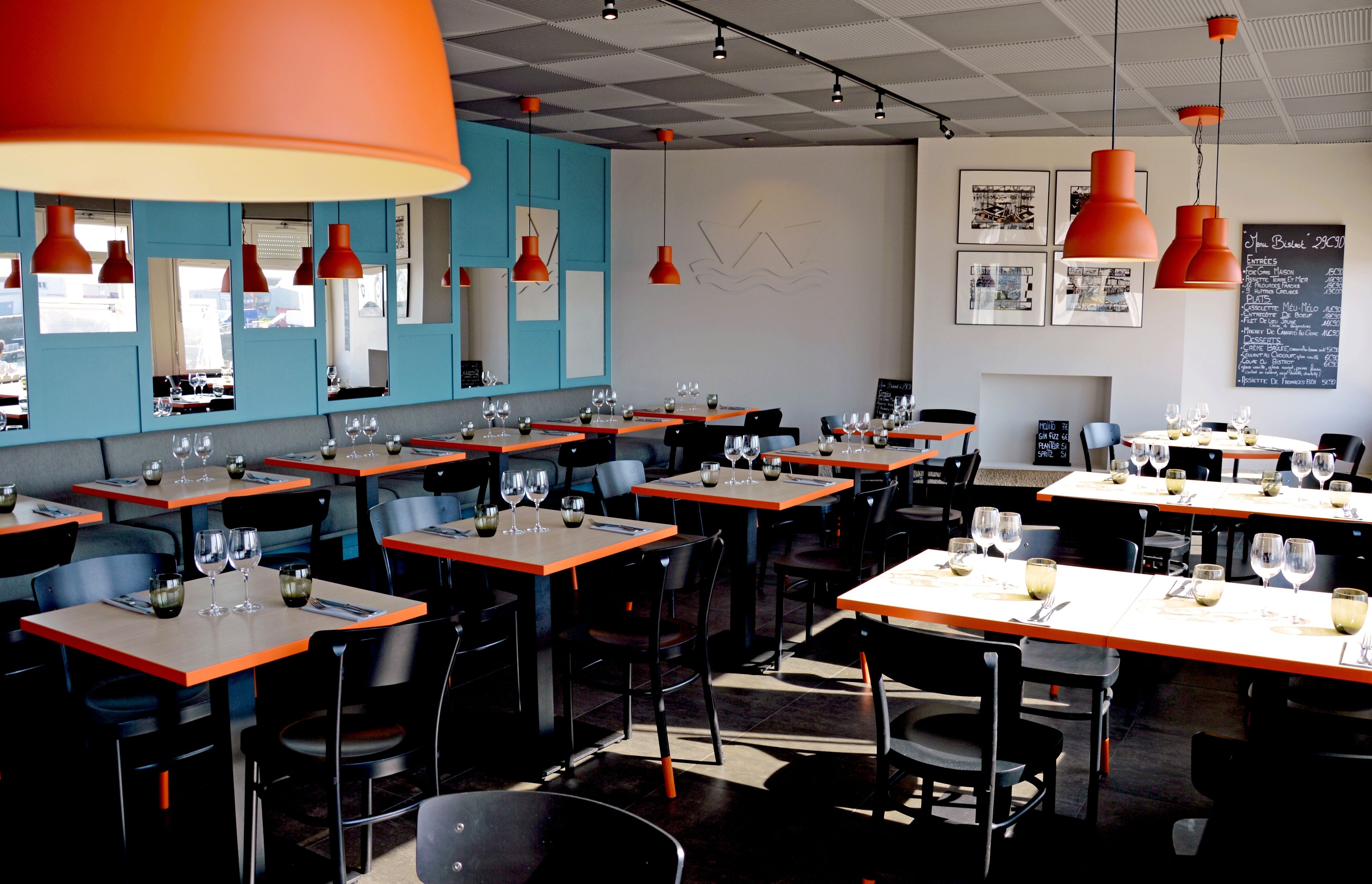 lunch, dinner served; seafood, sea views