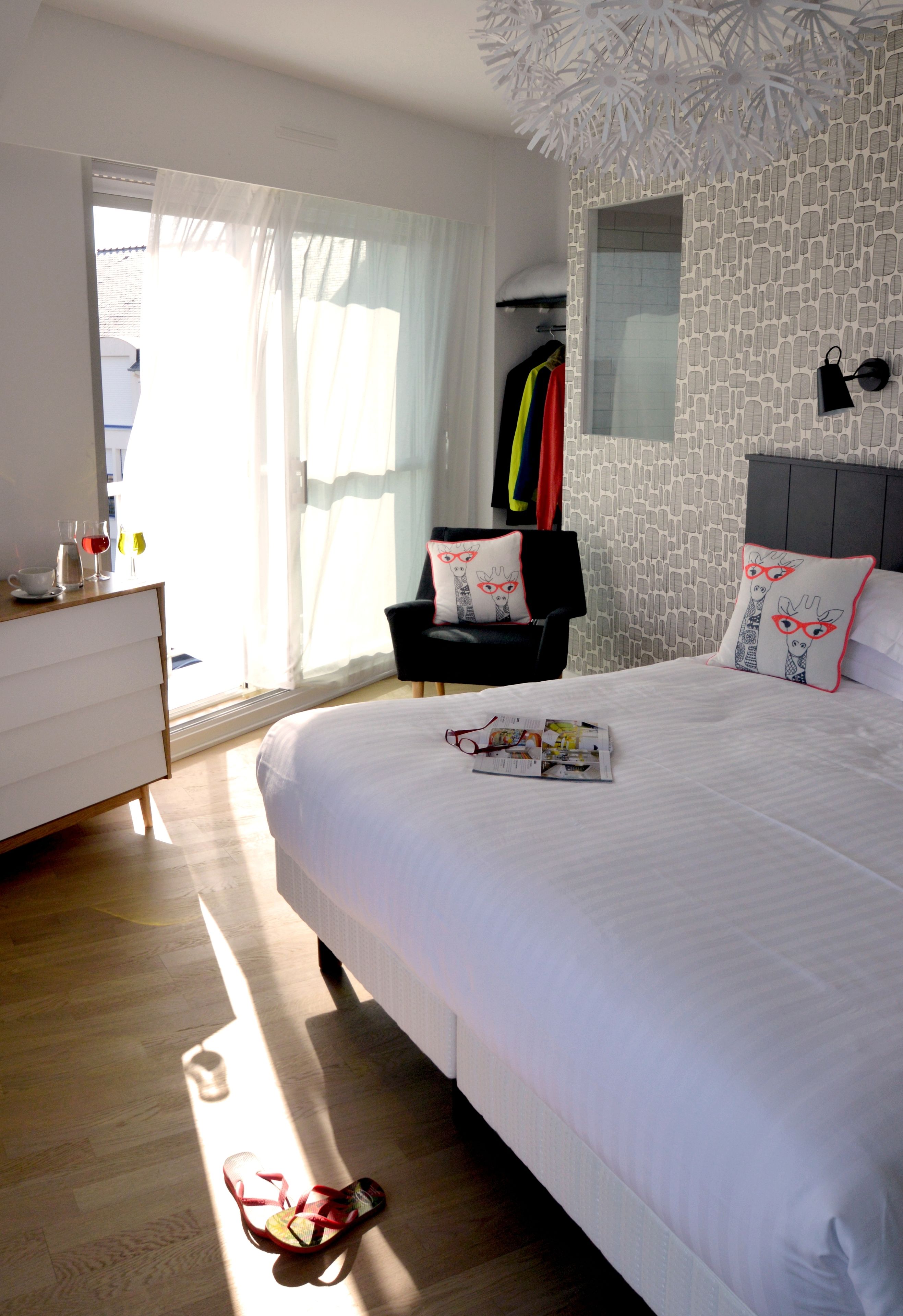 deluxe double room, harbour view | desk, free cots/infant beds, free wifi, bed sheets