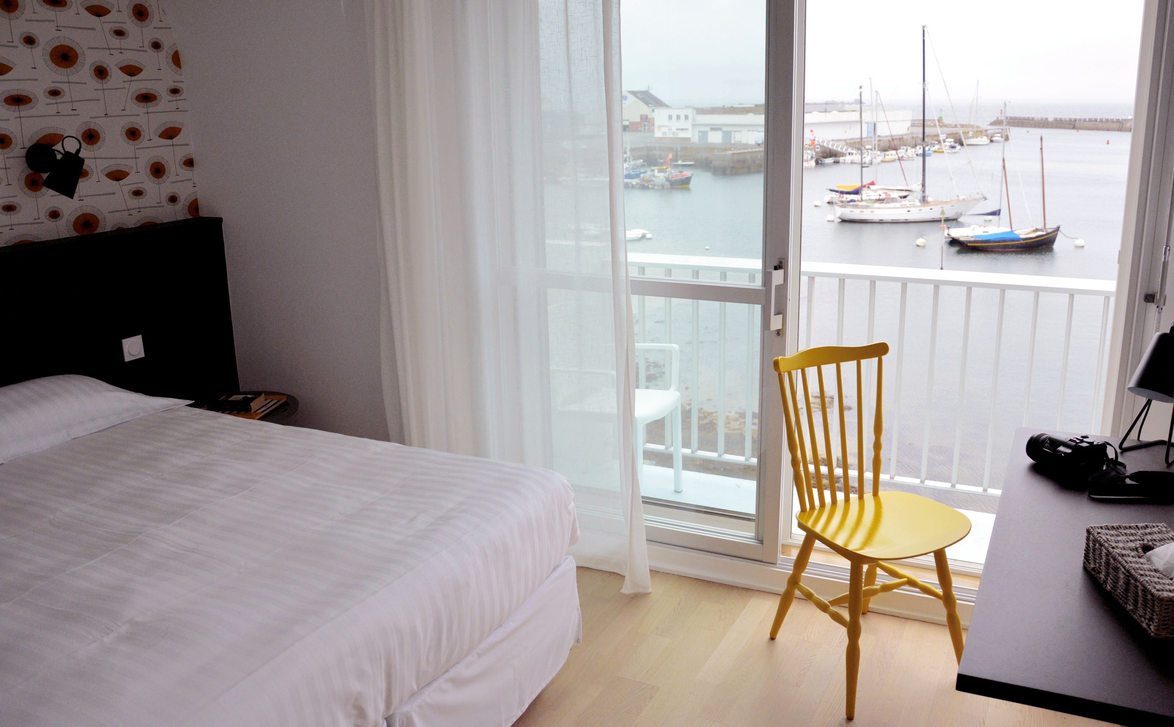 Superior Double Room, Harbor View | Desk, free cribs/infant beds, free WiFi, bed sheets