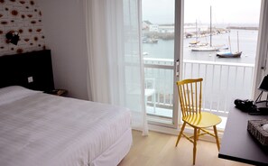 Dobbeltrom – superior, havneutsikt | Skrivebord, barnesenger (inkludert), wi-fi (inkludert) og sengetøy