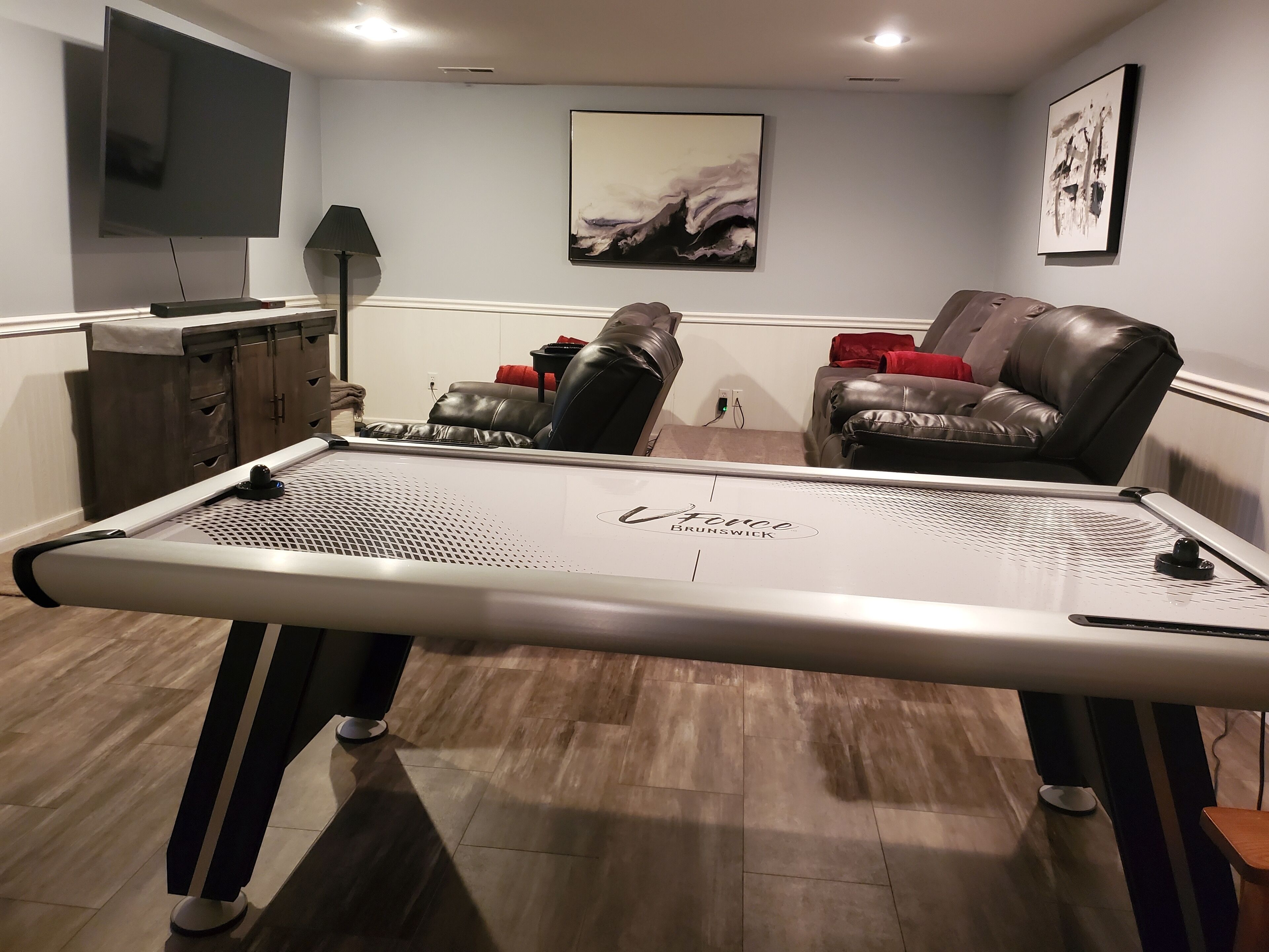 Cozy Townhome w/great views, Air Hockey, Theatre Room