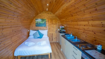 Strawberry Glamping Pod
