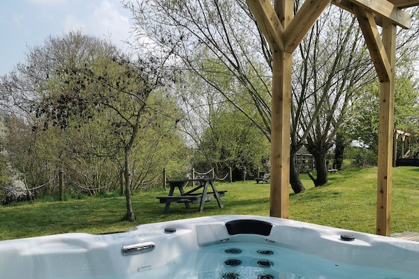 Kingfisher Log Cabin | Terrace/patio