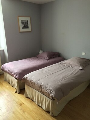 Zweibettzimmer | Hochwertige Bettwaren, individuell dekoriert, individuell eingerichtet