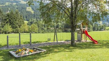Children’s play area – outdoor
