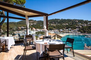 Lunch and dinner served - Hotel Casamar (Palafrugell)