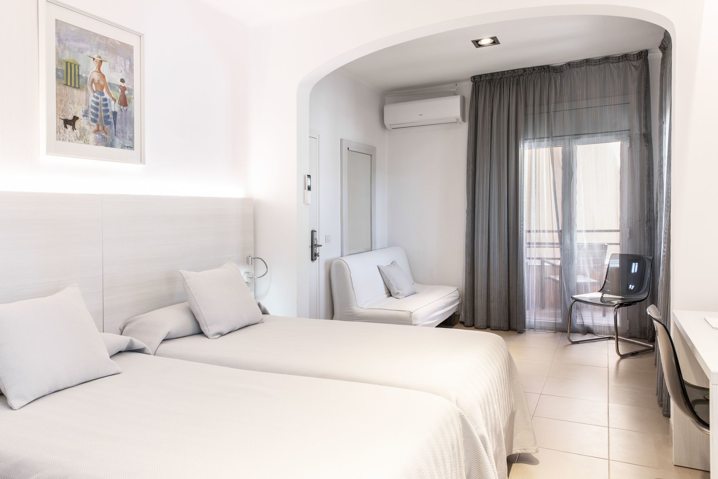 Triple Room, Balcony | Cots/infant beds, free WiFi, bed sheets