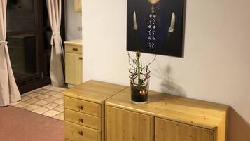 Apartemen | Meja kerja, tirai kedap cahaya, kedap suara, dan Wi-Fi gratis