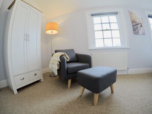 Premium bedding, soundproofing, iron/ironing board, free WiFi - The King's Meadery (Bath)