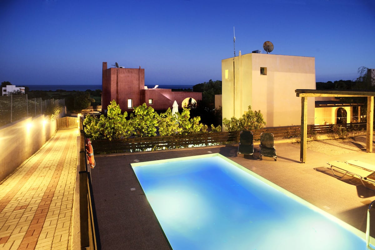 Private pool