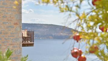 Queen Suite with Panoramic Sea View | Parveke