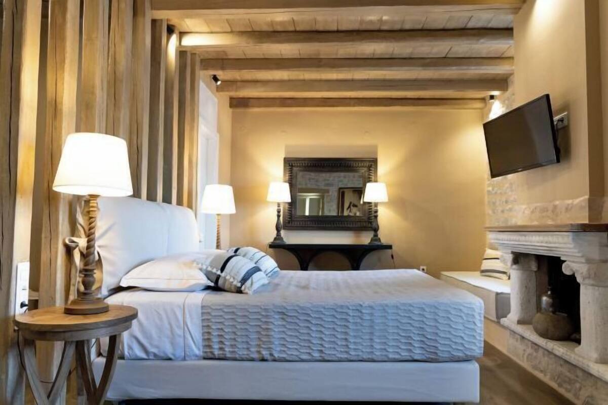 1 bedroom, Egyptian cotton sheets, premium bedding, pillow-top beds