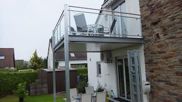 Comfort-Dreibettzimmer | Terrasse/Patio