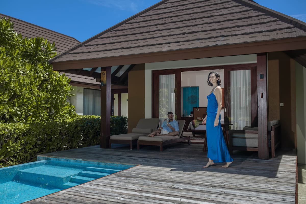 Family Beach Villa (Private Pool) | Bộ trải giường bằng vải cotton Ai Cập, bộ đồ giường cao cấp 