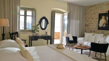 Junior Suite, Sea View | Living area