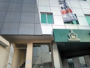 Unclassified image, 4 of 5, button - Hillside guest house (Abbottabad)