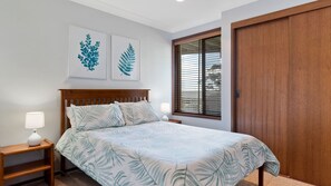 3 bedrooms, iron/ironing board, travel cot, free WiFi