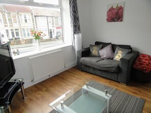 Three Bedroom House | Living area | Flat-screen TV - Bell Hill House (Bristol)