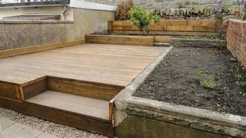 Rumah, Beberapa Tempat Tidur | Teras/patio