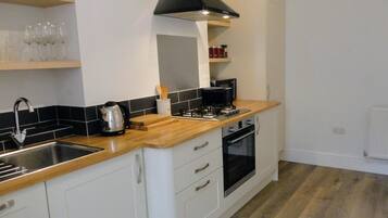 Rumah, Beberapa Tempat Tidur | Dapur pribadi | Lemari es besar, microwave, oven, dan kompor