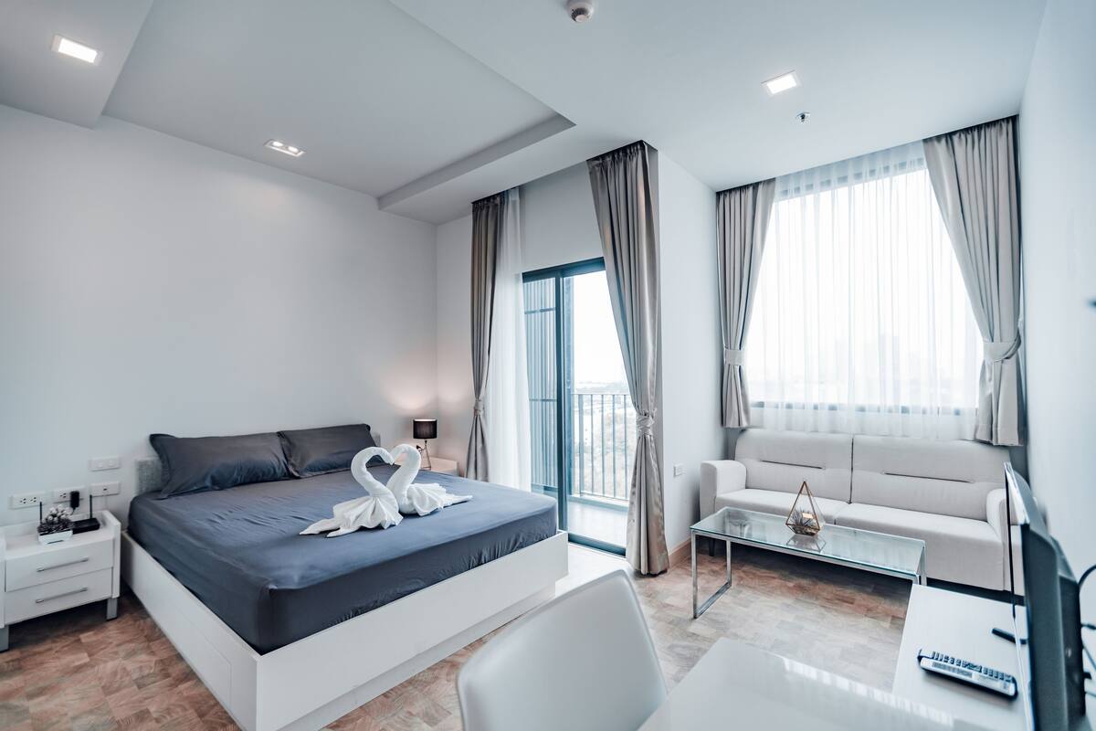 Studio | In-room safe, blackout drapes, WiFi (free), bed sheets