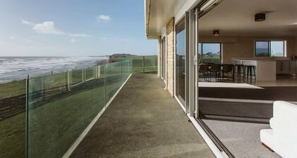 Beachfront Apartment with Ocean Views