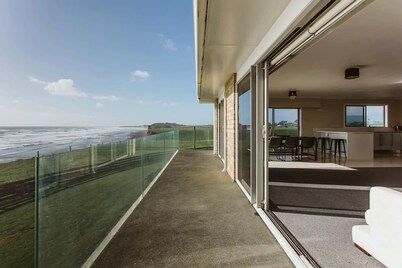 Beachfront Apartment with Ocean Views