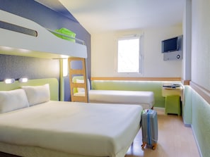 Triple Room, Multiple Beds